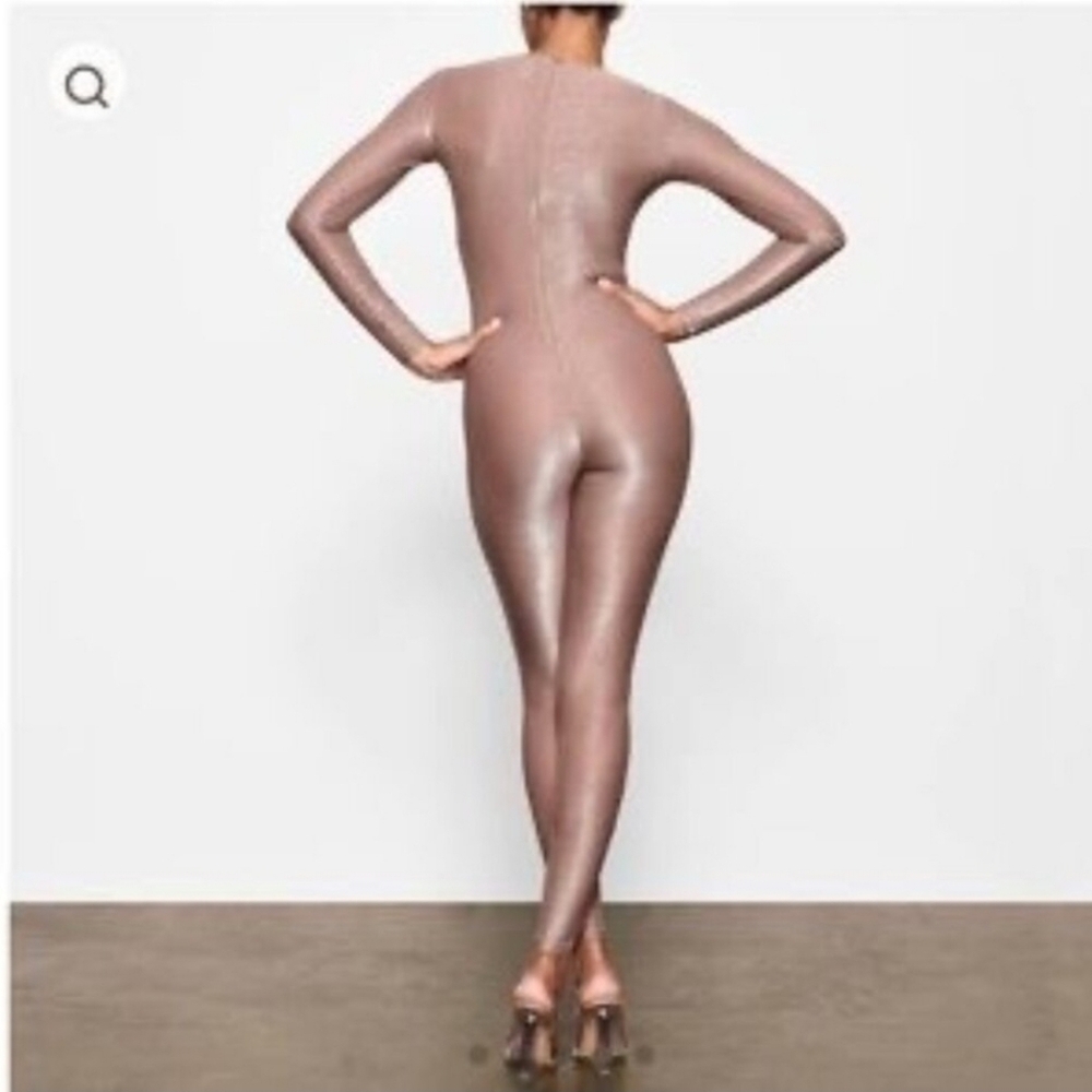 SKIMS Shimmer Catsuit Jumpsuit Umber Womens XL NWT - Picture 3 of 14